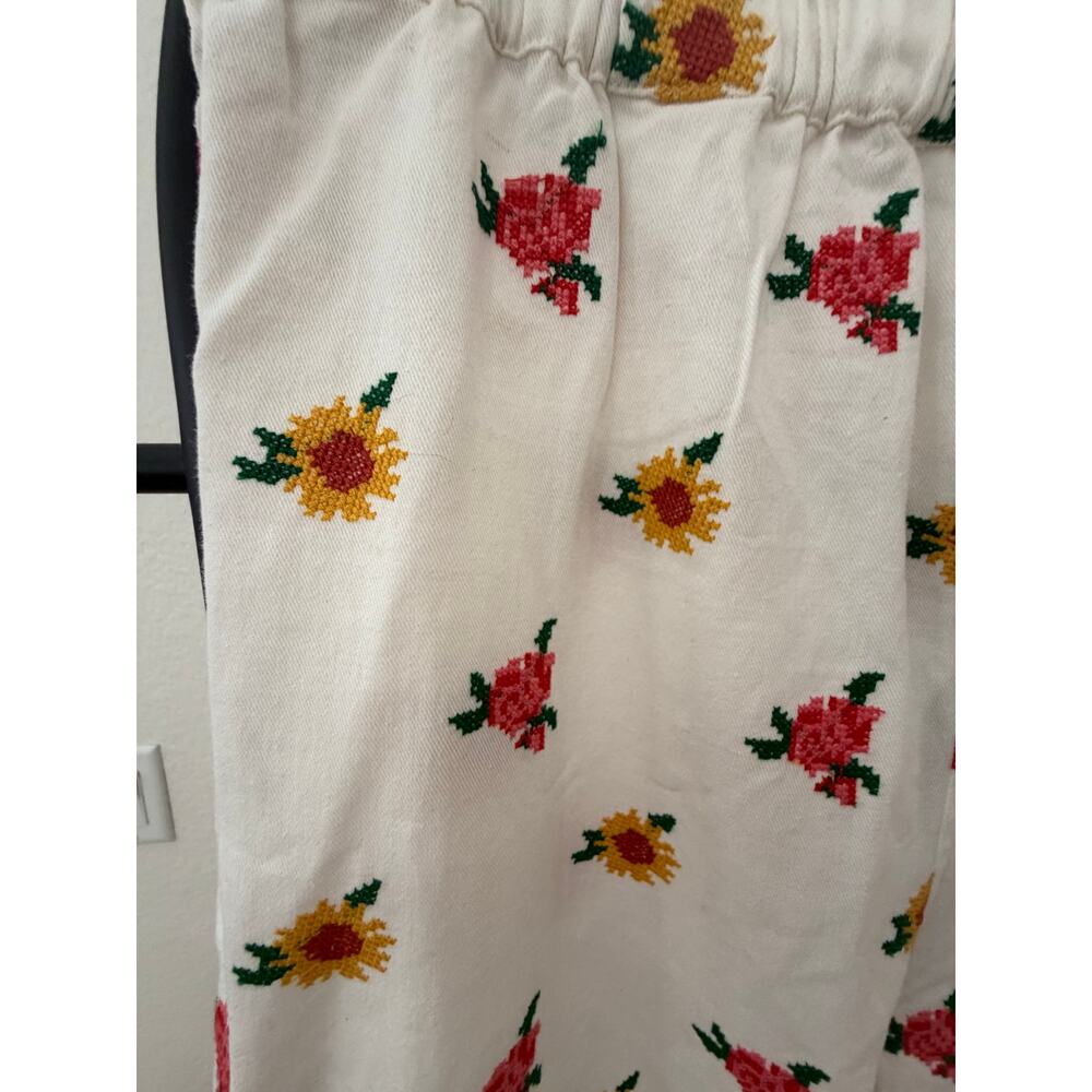 Farm Rio NEW Cross Stitch Flowers Embroidered Pants Off-White, M/L - Picture 12 of 13